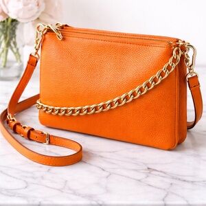 UNO ALLA VOLTA Orange Pebbled Leather Crossbody Clutch w/ Gold Chain